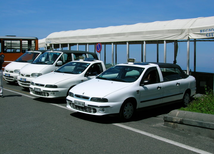 2000 Nissan Serena Capri Taxi 1.6