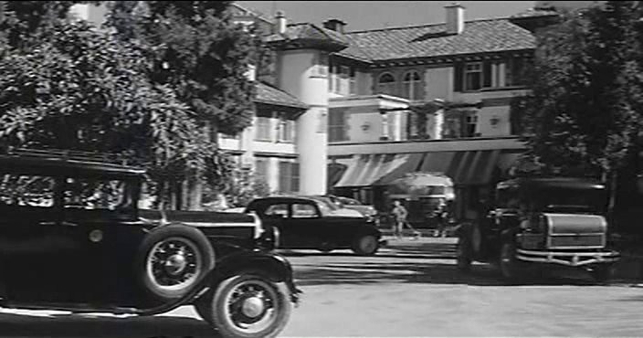 IMCDb.org: “La donna che venne dal mare”, 1957: cars, bikes, trucks and ...